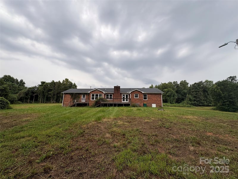 4445 Mecum Rd, Walkertown, NC 27051