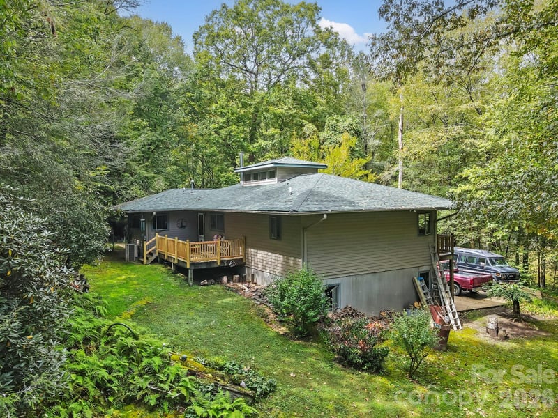 428 Lakeland Dr, Pisgah Forest, NC 28768