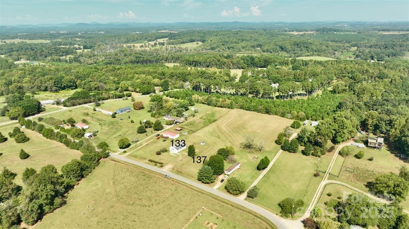 137 Bluegill Ln, Statesville, NC 28625