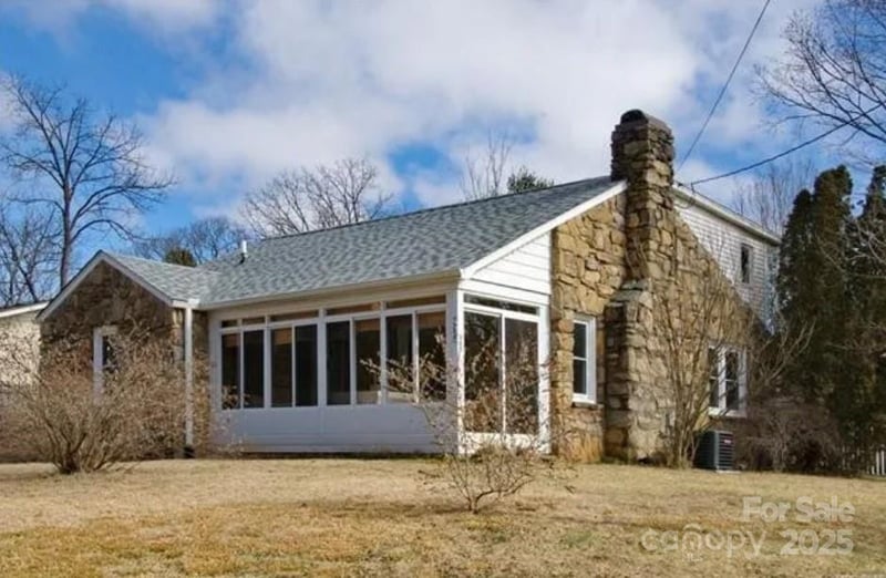 365 Old Haw Creek Rd, Asheville, NC 28805