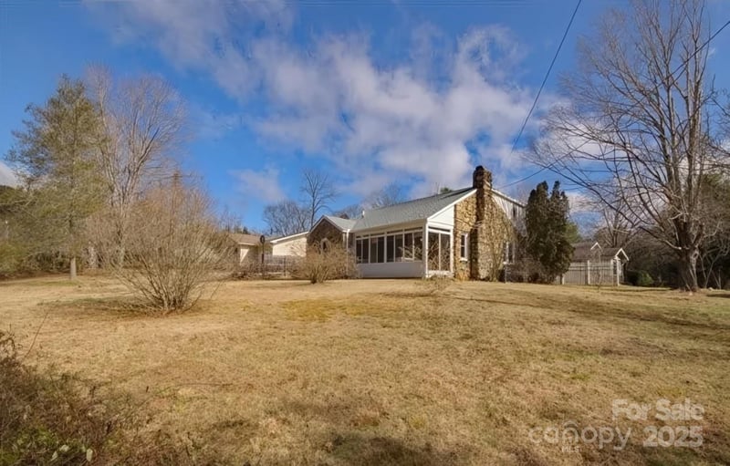 365 Old Haw Creek Rd, Asheville, NC 28805