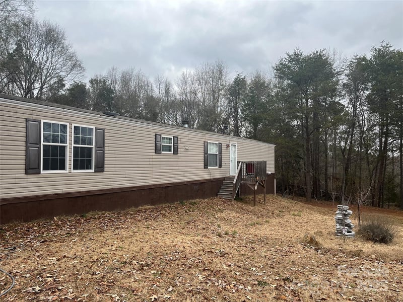 223 Green Acres Rd, Mooresboro, NC 28114