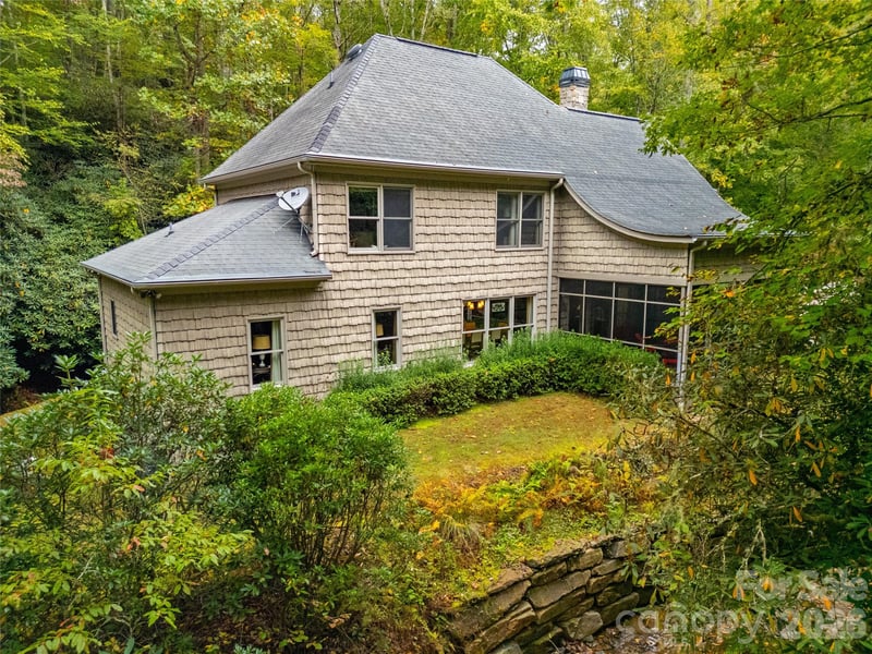 923 Ugugu Dr, Brevard, NC 28712