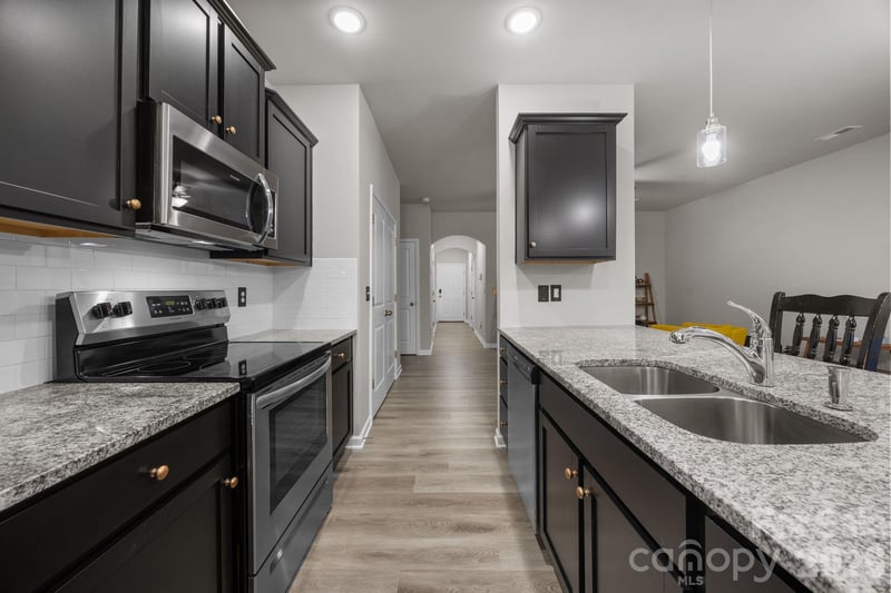 8105 Alderton Ln, Charlotte, NC 28215