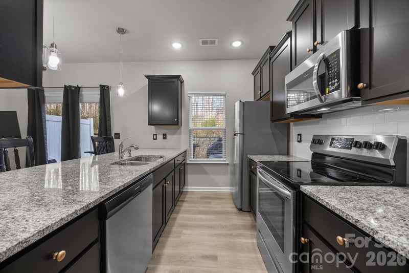 8105 Alderton Ln, Charlotte, NC 28215