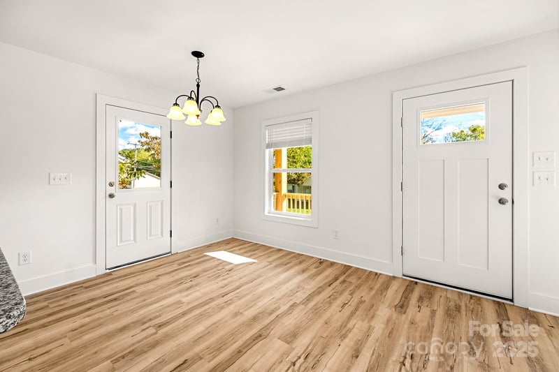 517 Pine St, Maiden, NC 28650
