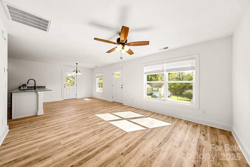 517 Pine St, Maiden, NC 28650