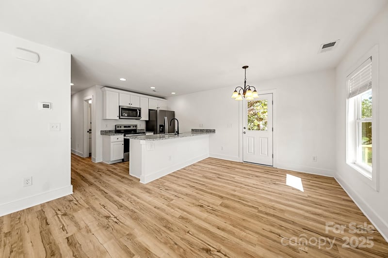 517 Pine St, Maiden, NC 28650