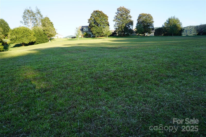2250 Cedar Rock Estates Dr, Lenoir, NC 28645