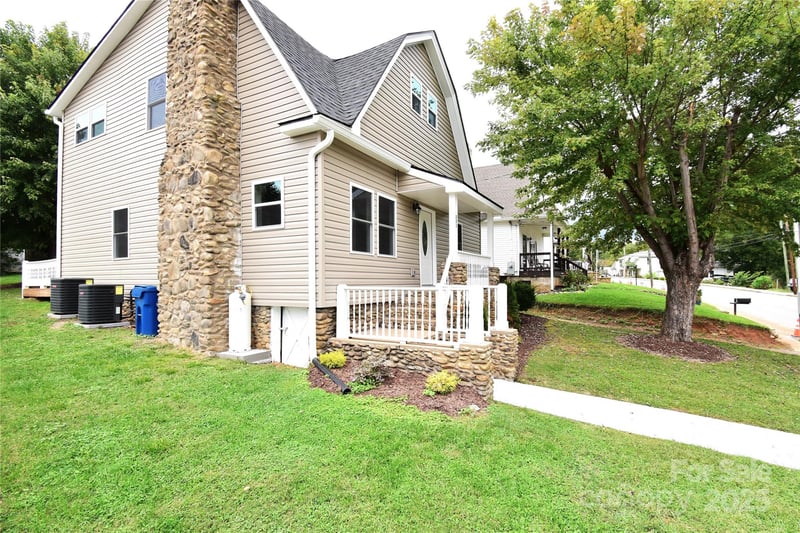 223 Main St, Canton, NC 28716