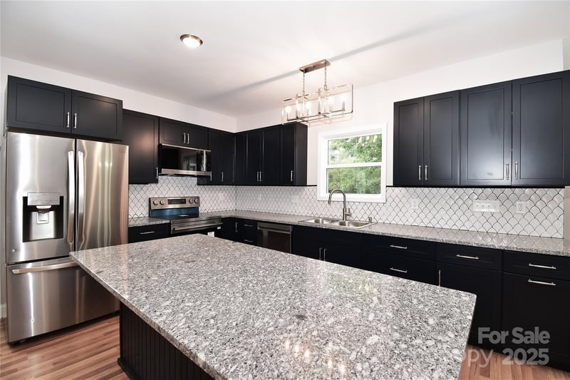 223 Main St, Canton, NC 28716