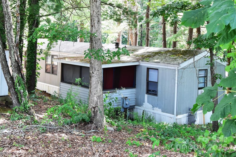 295 Asbury Rd, Candler, NC 28715