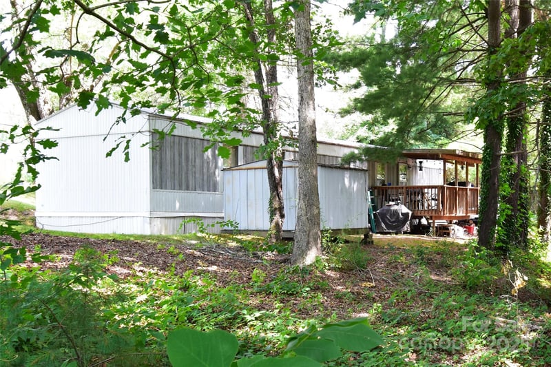 295 Asbury Rd, Candler, NC 28715