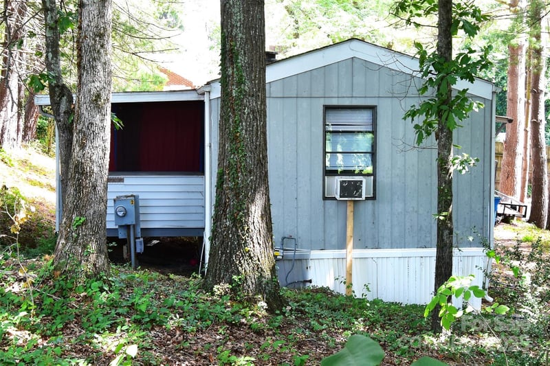 295 Asbury Rd, Candler, NC 28715