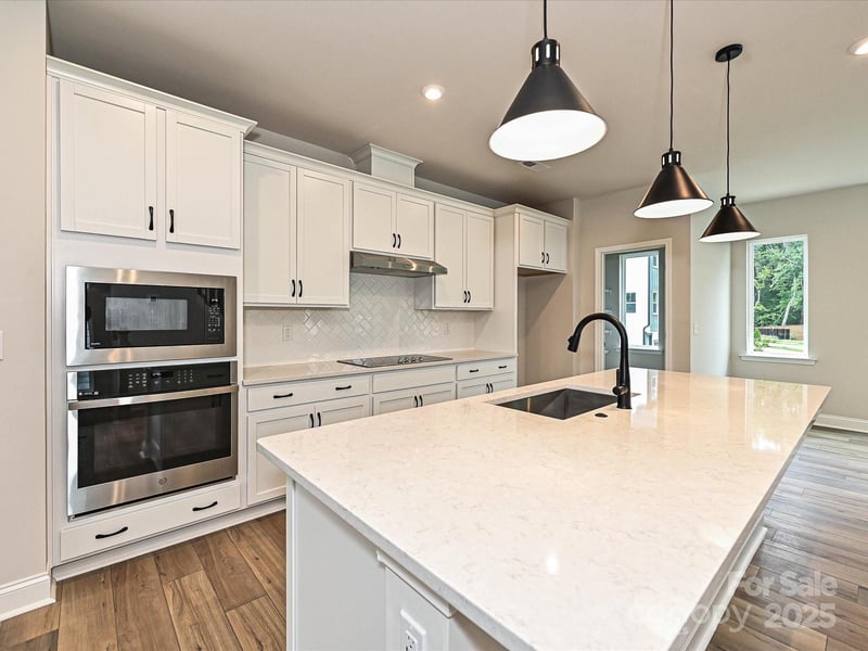8034 Cedarsmith Ct, Charlotte, NC 28217