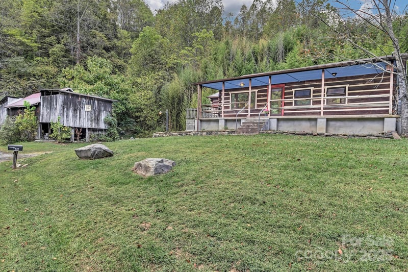 200 Dry Branch Rd, Marshall, NC 28753