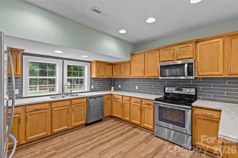 3824 Matthews Mint Hill Rd, Matthews, NC 28105