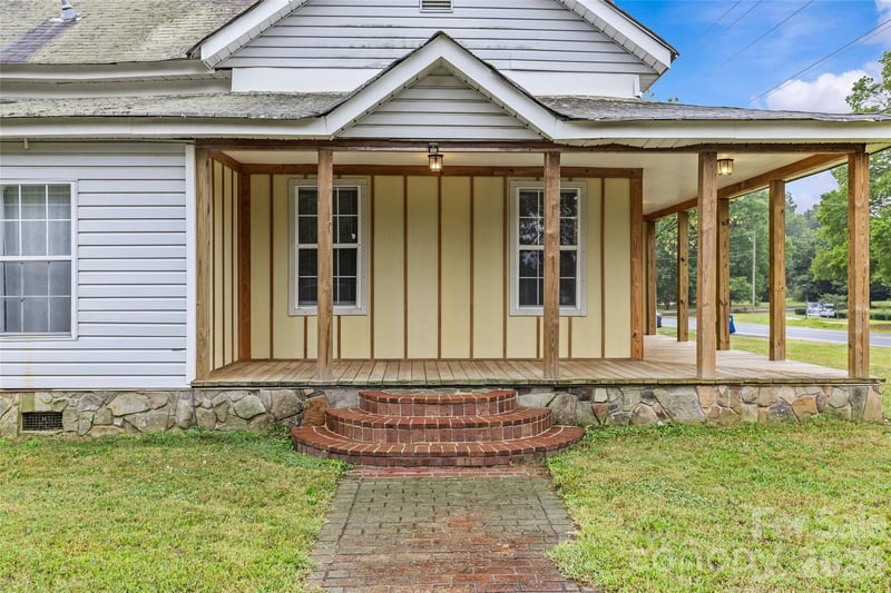 3824 Matthews Mint Hill Rd, Matthews, NC 28105