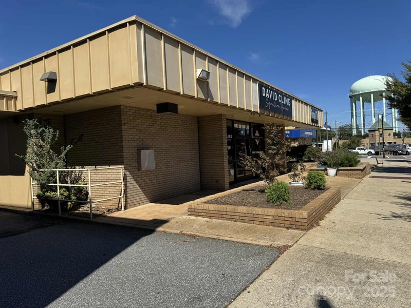 106 1st Ave, Conover, NC 28613