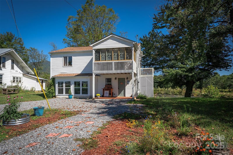 3755 Broad St, Clyde, NC 28721