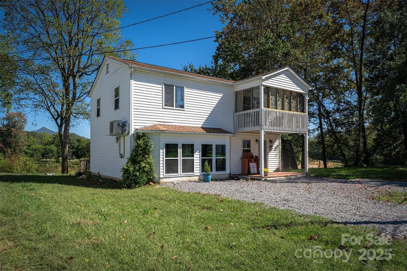 3755 Broad St, Clyde, NC 28721