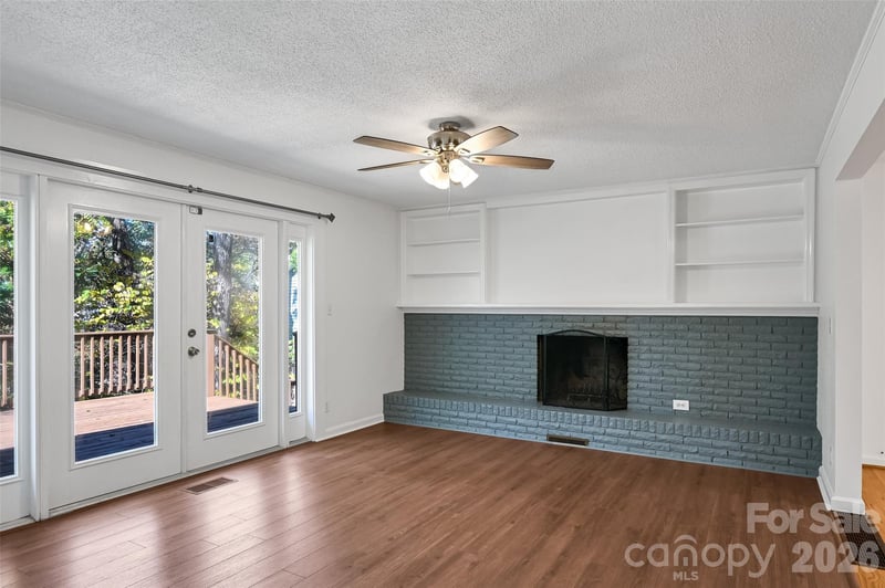 22 Shore Dr, Asheville, NC 28805