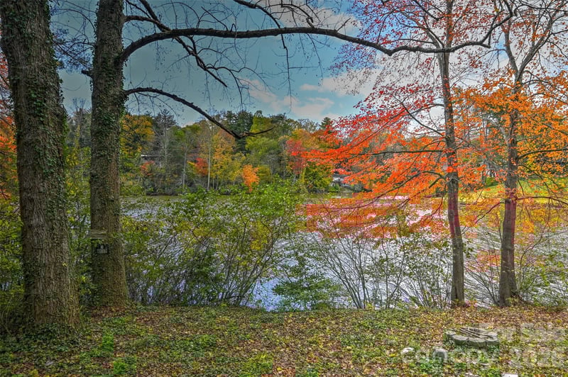 22 Shore Dr, Asheville, NC 28805