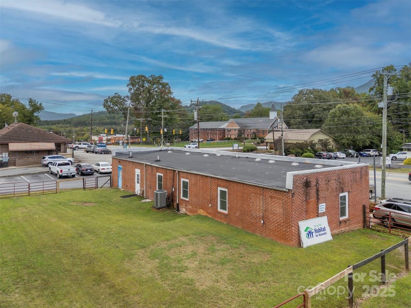 40 Mills St, Columbus, NC 28722