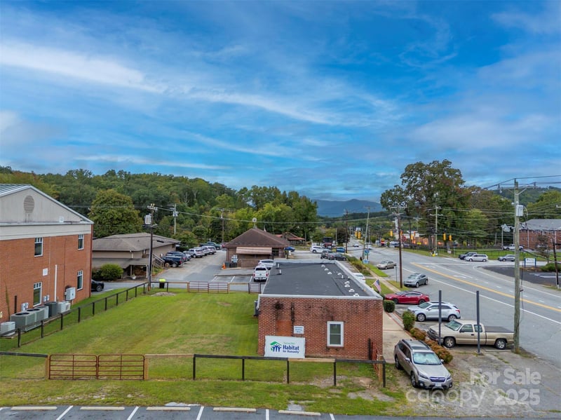 40 Mills St, Columbus, NC 28722