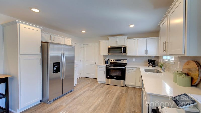 83 Cain Hollow Way, Asheville, NC 28806