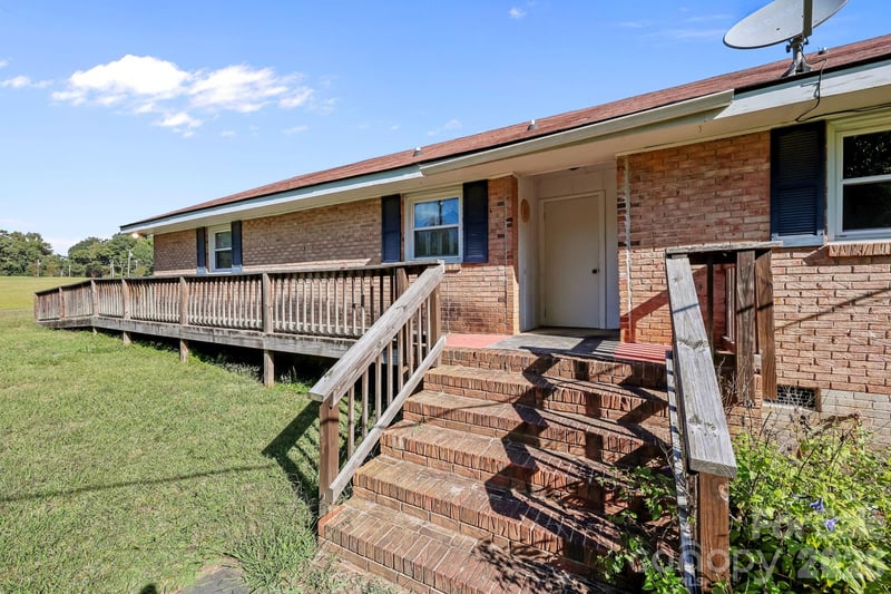 945 Alvin Hough Rd, Midland, NC 28107