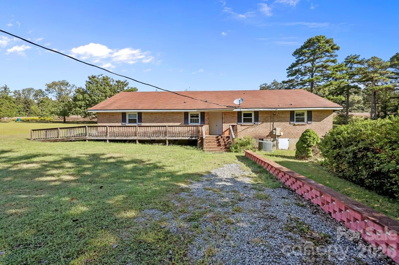 945 Alvin Hough Rd, Midland, NC 28107