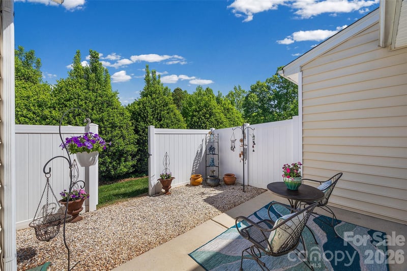 108 Park View Dr, Belmont, NC 28012
