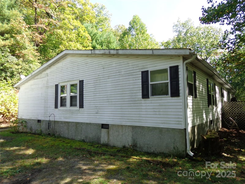 89 Blue Mountain Rd, Fairview, NC 28730