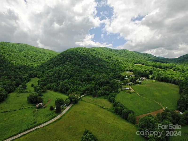 00 Hwy 209 Hw, Hot Springs, NC 28743