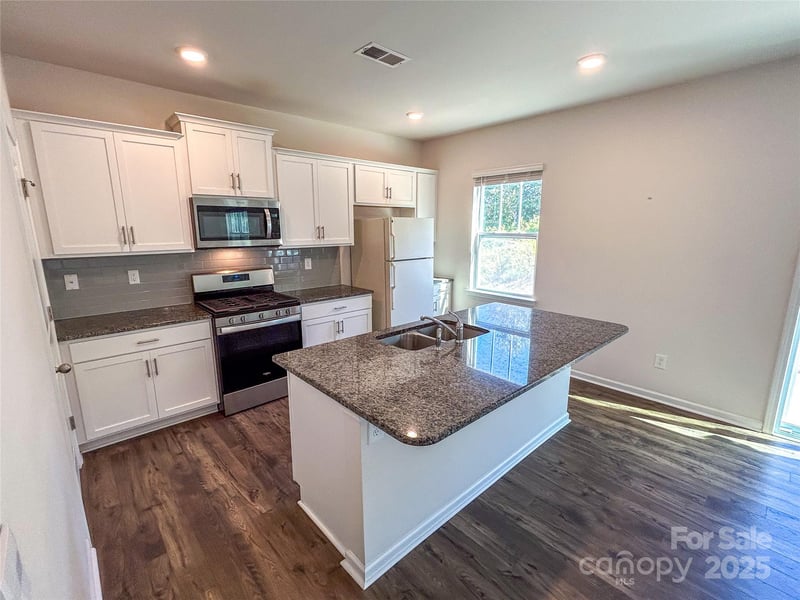 4120 Village Blvd, Conover, NC 28613