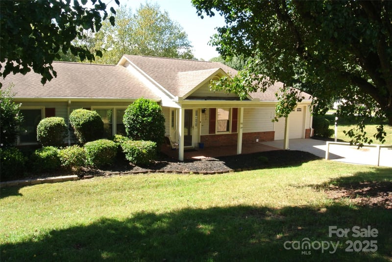 112 Holly Ct, Bostic, NC 28018
