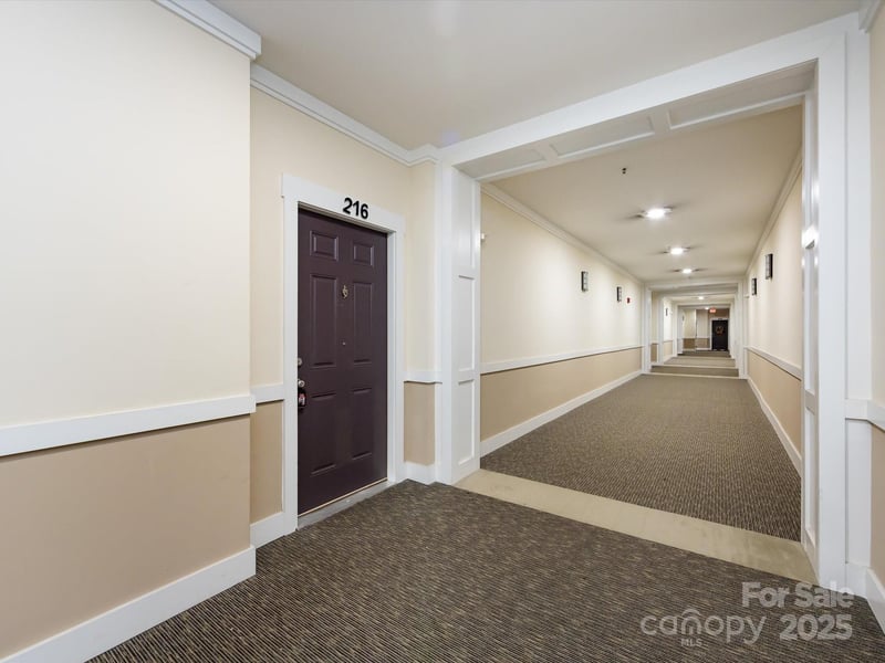 1000 Woodlawn Rd #216, Charlotte, NC 28209