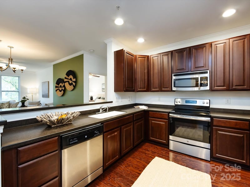 1000 Woodlawn Rd #216, Charlotte, NC 28209