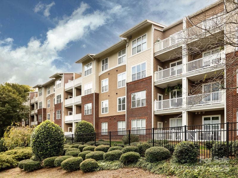 1000 Woodlawn Rd #216, Charlotte, NC 28209