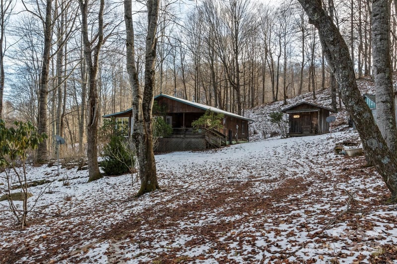 1571 Roaring Fork Rd, Burnsville, NC 28714