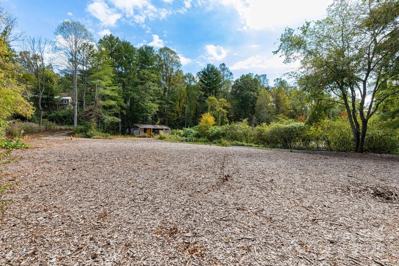 Lakeside Dr, Asheville, NC 28806