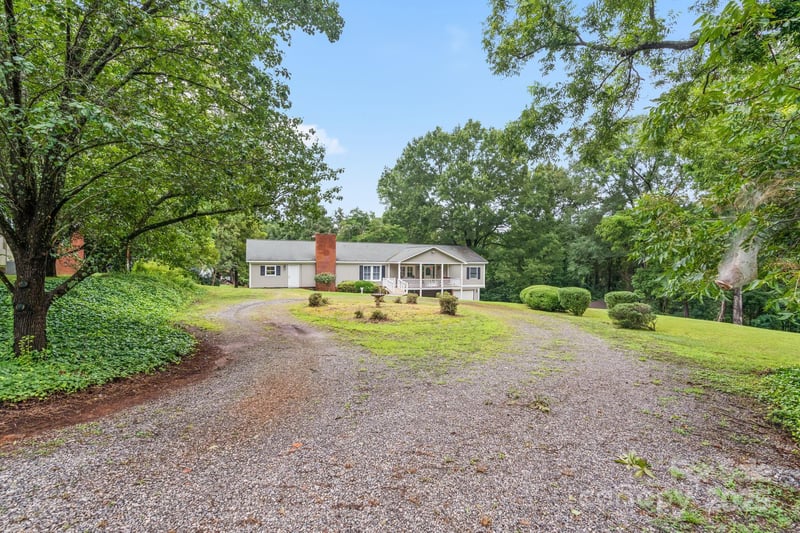 156 Brooks St, Troutman, NC 28166