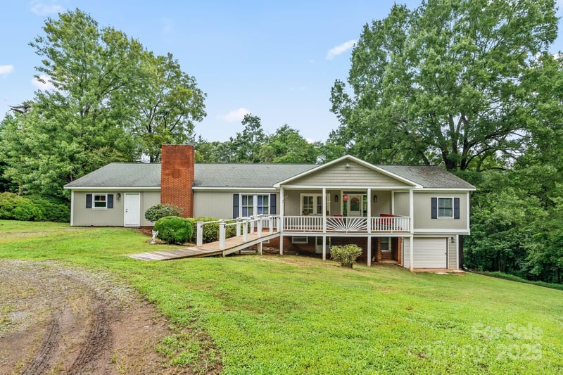 156 Brooks St, Troutman, NC 28166