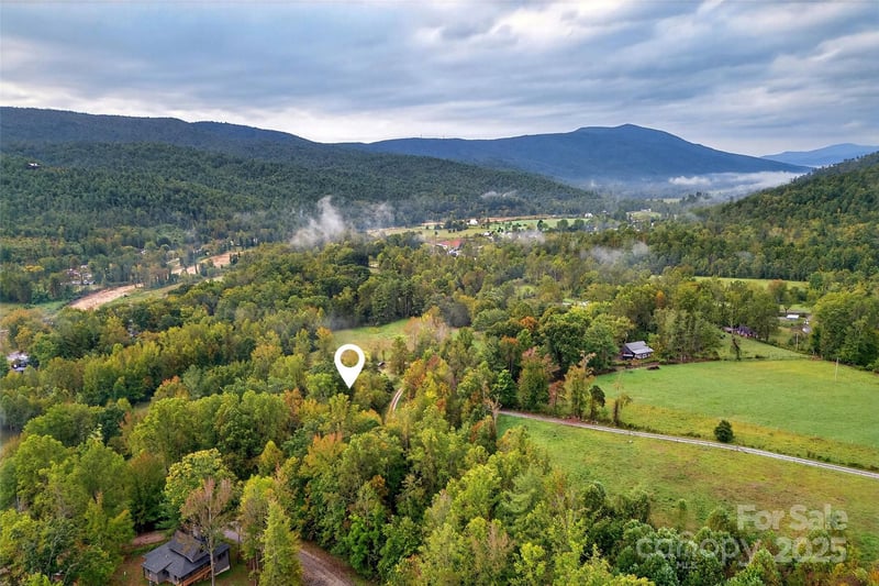 99999 Blue Ridge Dr, Marion, NC 28752
