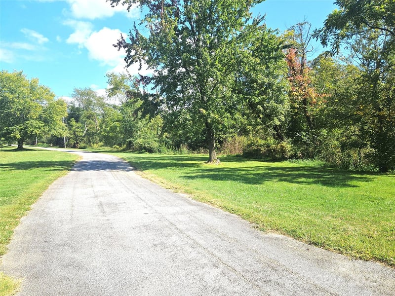 111 Howard Gap Rd, Fletcher, NC 28732