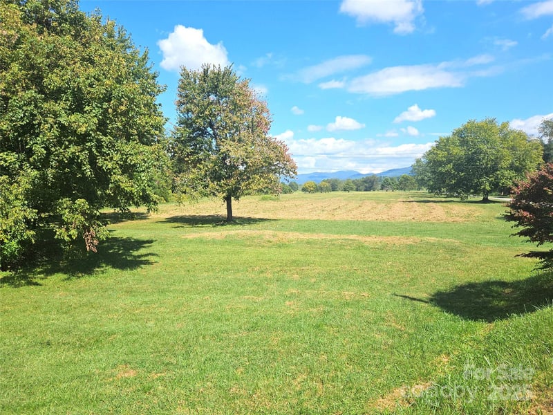 111 Howard Gap Rd, Fletcher, NC 28732