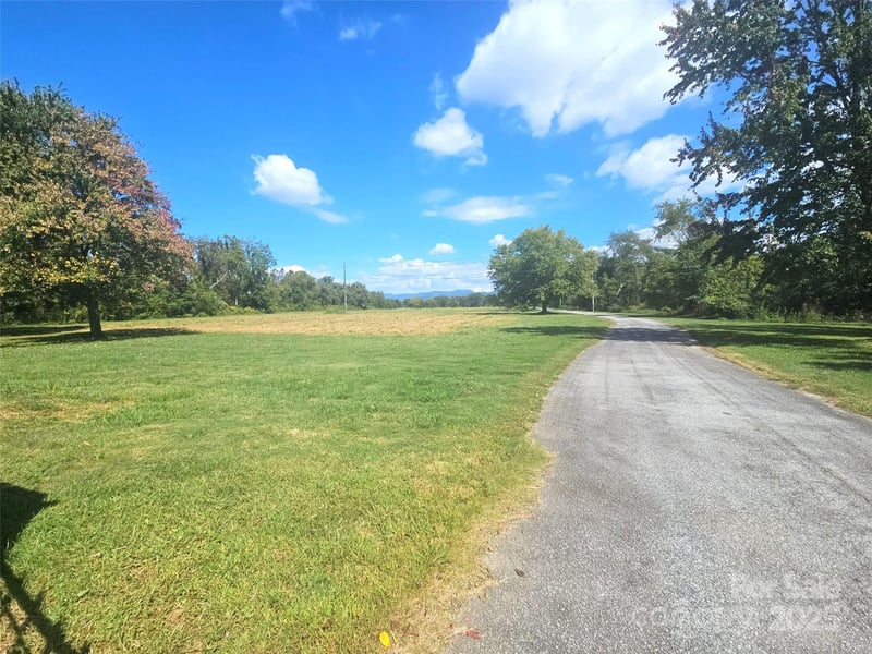 111 Howard Gap Rd, Fletcher, NC 28732
