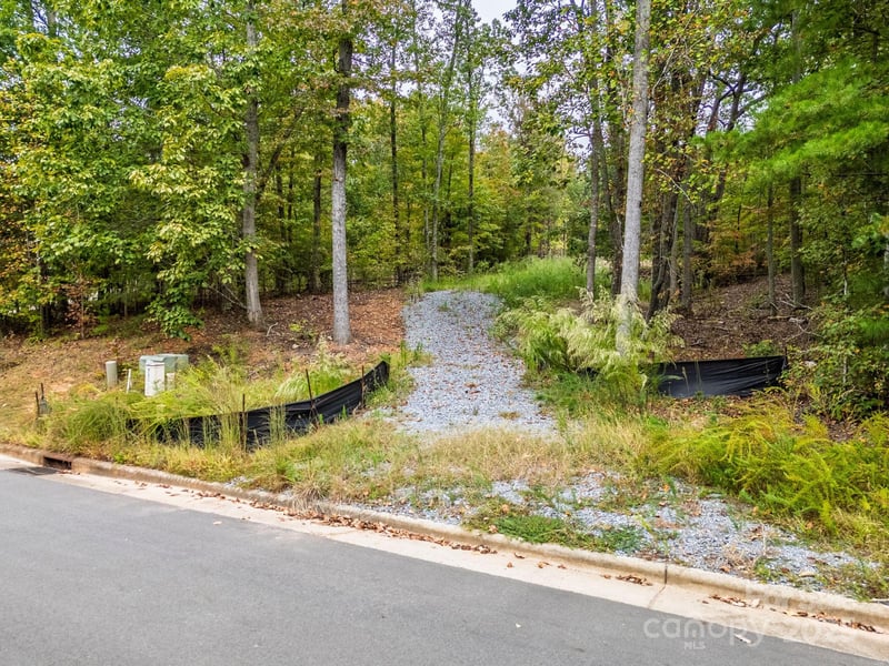 5172 Kings Pinnacle Dr, Kings Mountain, NC 28086