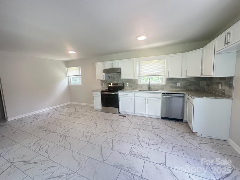 2021 Hollandale Dr, Gastonia, NC 28054